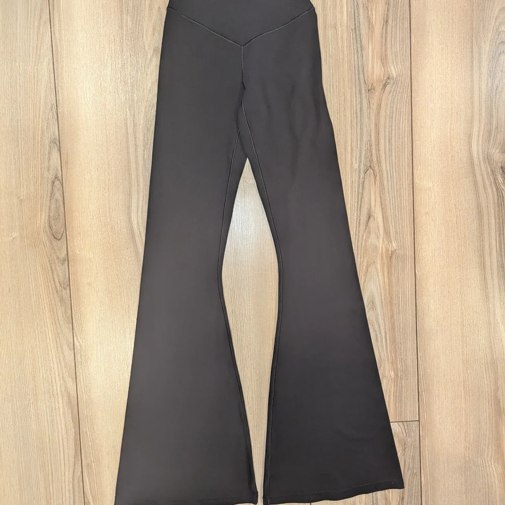 Aerie OFFLINE Black High-Rise Cross Over Leggings - Picture 1 of 2